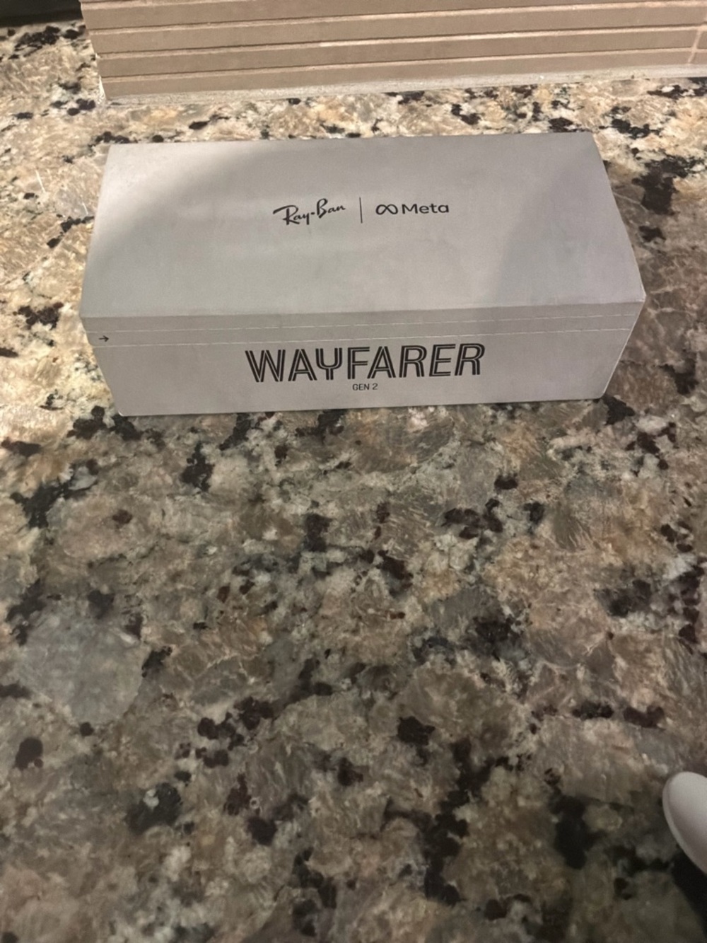 Meta Ray-Ban Wayfarer Gen 2  transitional Light Gray sz 50 (Brand New)